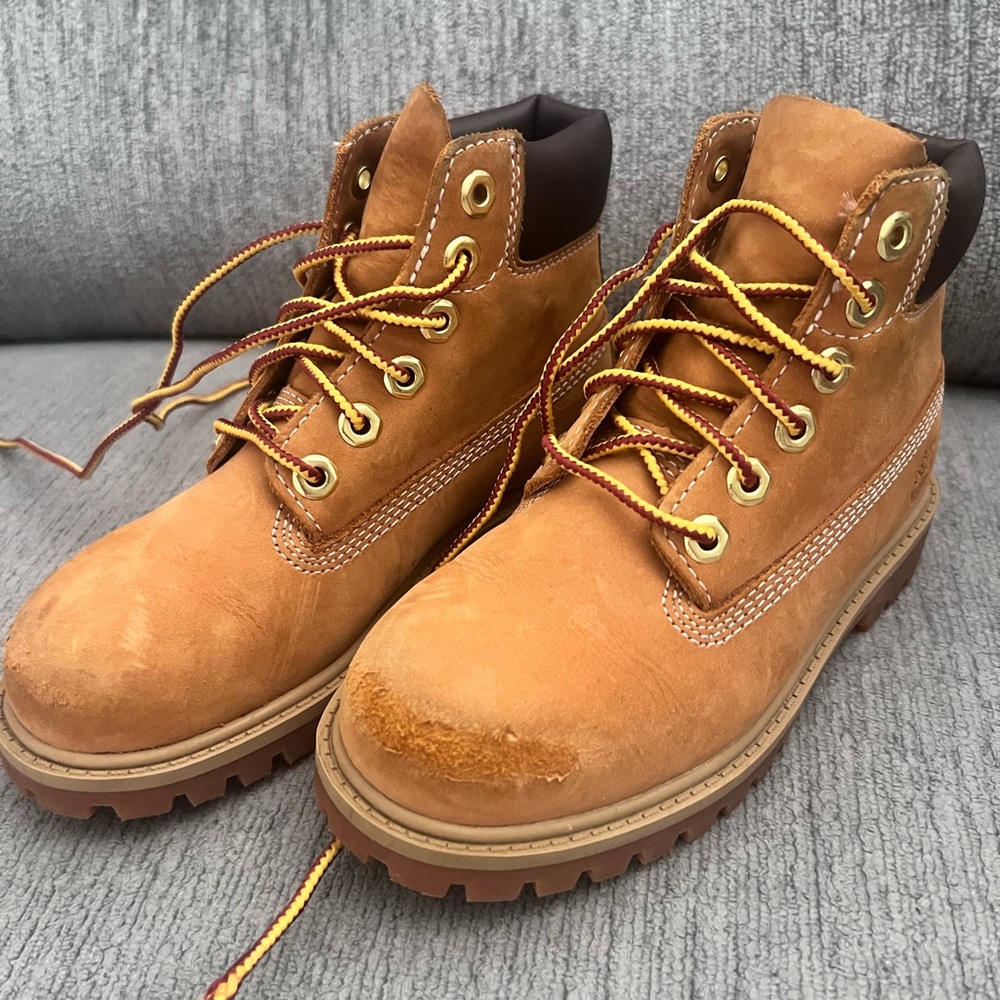 Tan Lace-Up kids Timberland Boots
